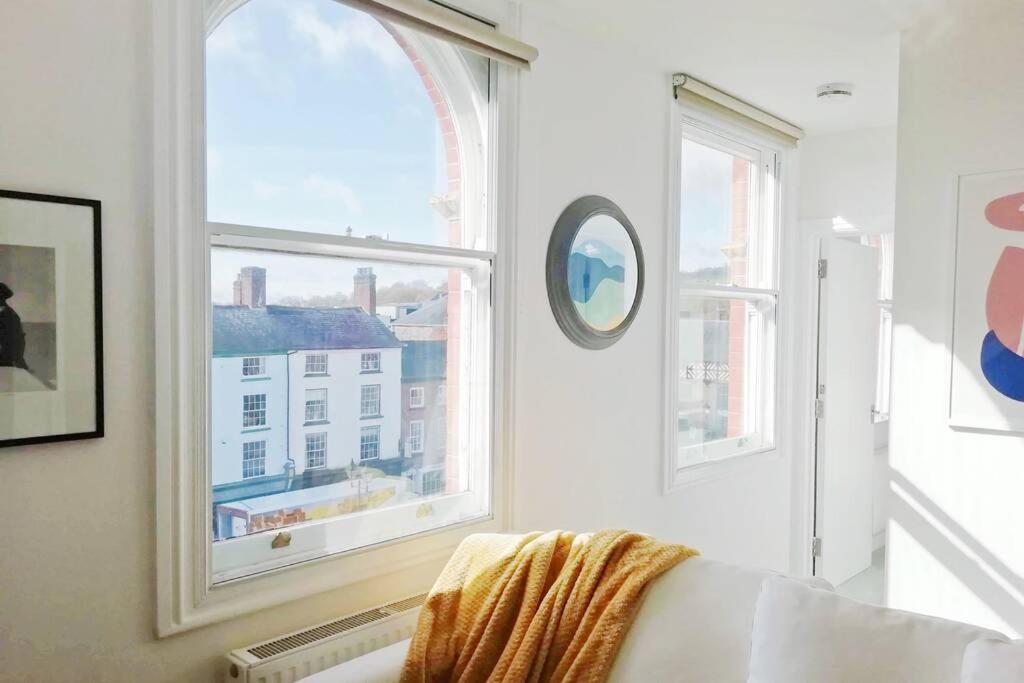 Cosy, Elegant Apartment In Heart Of Ludlow Town Eksteriør bilde